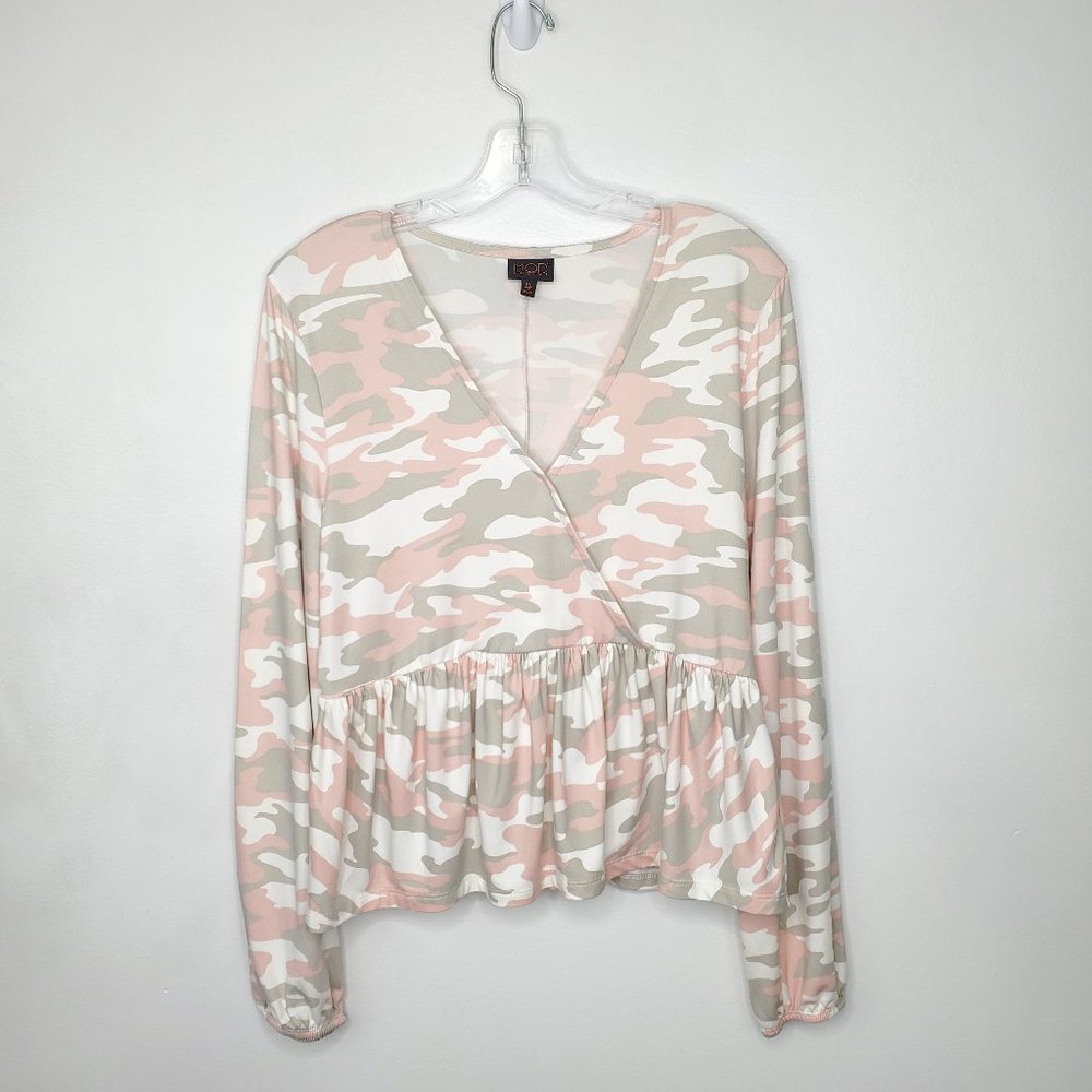 MOD Lusive Soft Pink Gray White Camo V-Neck Knit Top, XL